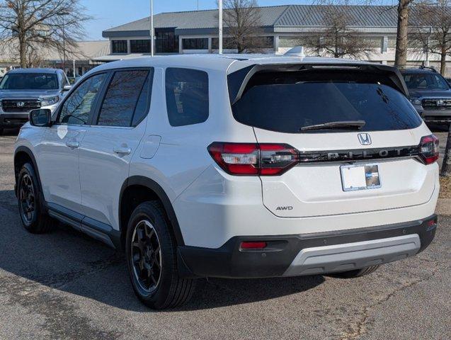 new 2025 Honda Pilot car, priced at $48,132