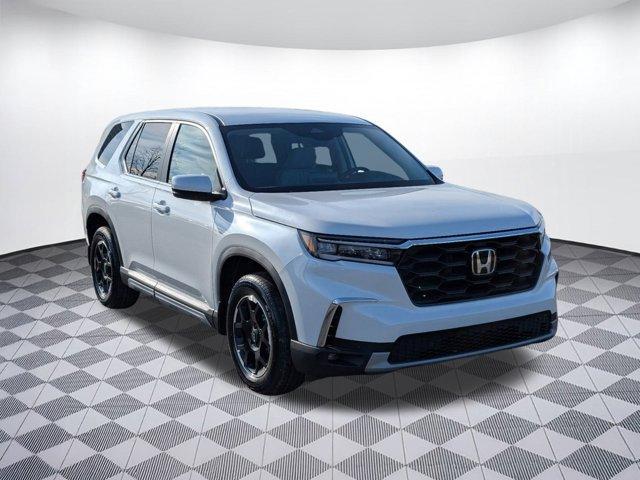 new 2025 Honda Pilot car, priced at $48,132