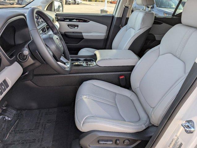 new 2025 Honda Pilot car, priced at $48,132