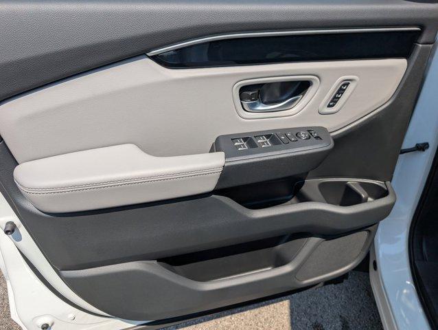 new 2025 Honda Pilot car, priced at $42,951