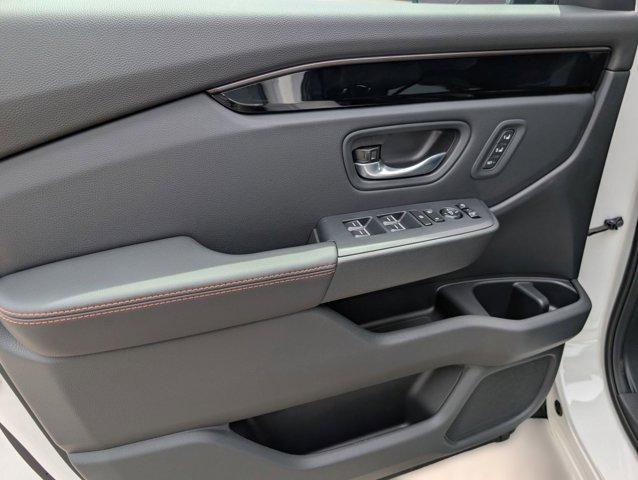 new 2025 Honda Pilot car, priced at $48,851