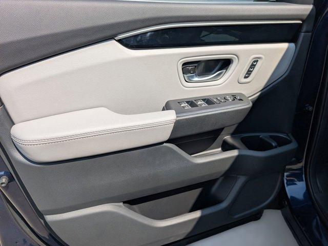 new 2025 Honda Pilot car, priced at $50,491