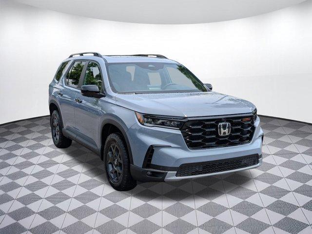 new 2025 Honda Pilot car, priced at $49,501
