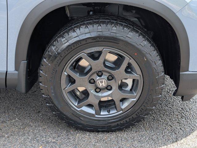 new 2025 Honda Pilot car, priced at $49,501