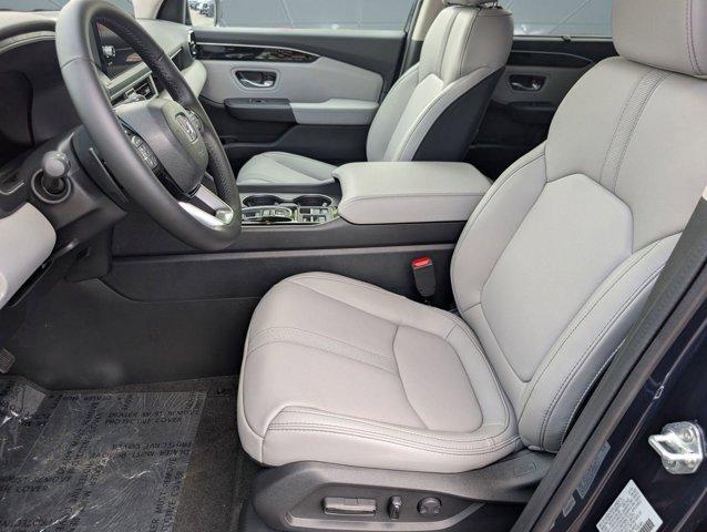 new 2025 Honda Pilot car, priced at $44,551