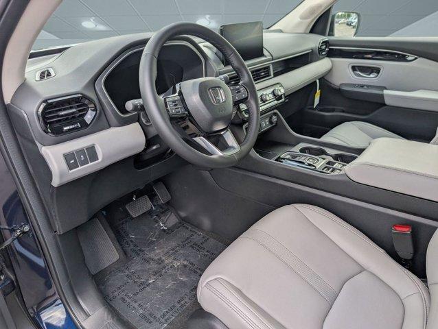 new 2025 Honda Pilot car, priced at $44,551