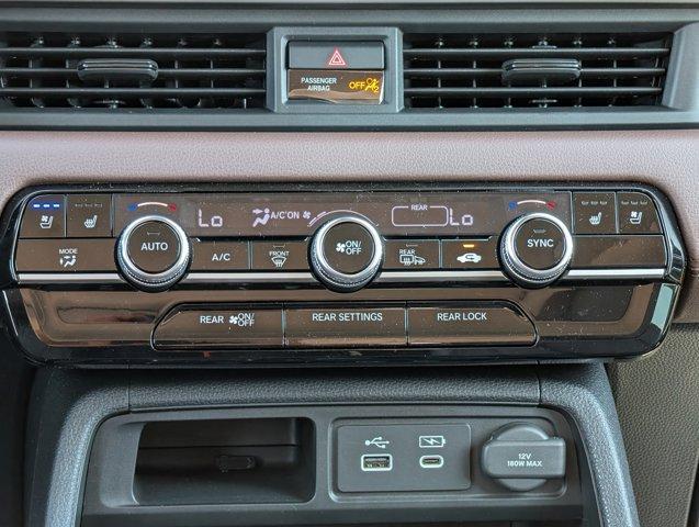new 2025 Honda Pilot car, priced at $55,251