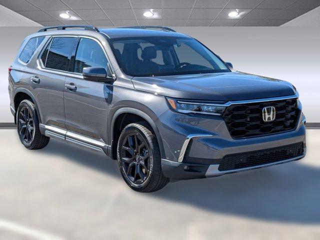 new 2025 Honda Pilot car, priced at $48,633