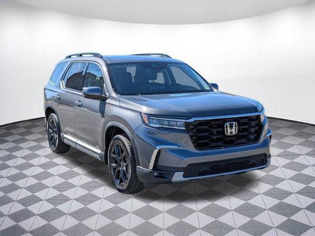 new 2025 Honda Pilot car, priced at $49,632