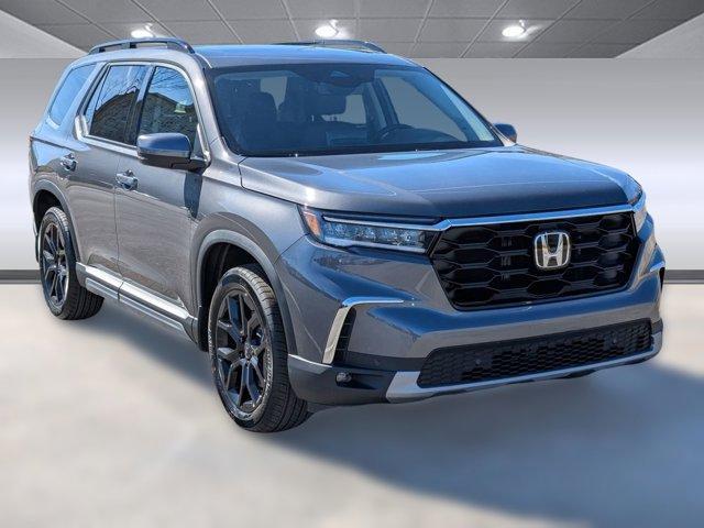 new 2025 Honda Pilot car, priced at $48,633