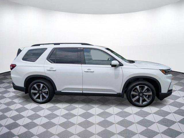 new 2025 Honda Pilot car, priced at $49,321
