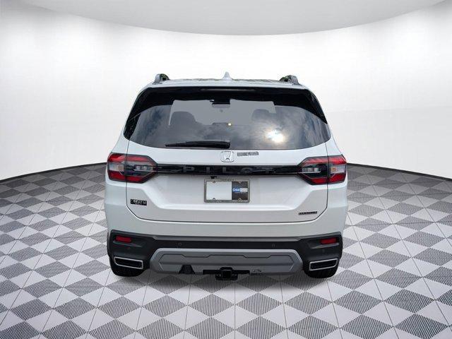 new 2025 Honda Pilot car, priced at $49,321