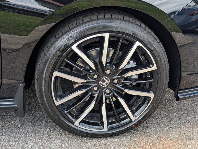 new 2025 Honda Accord Hybrid car, priced at $39,241