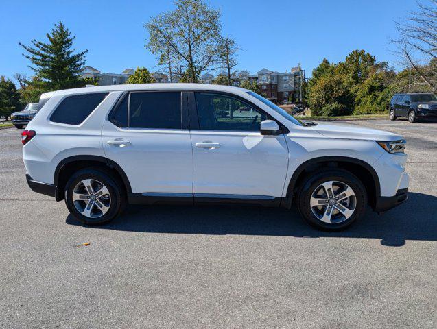 new 2025 Honda Pilot car, priced at $45,941