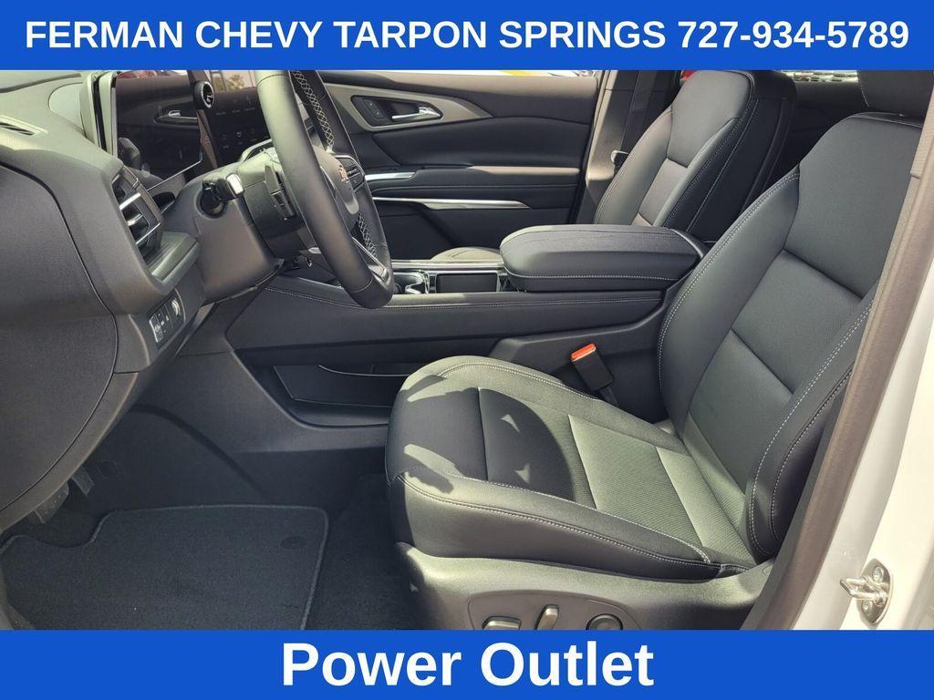 new 2025 Chevrolet Traverse car, priced at $41,395