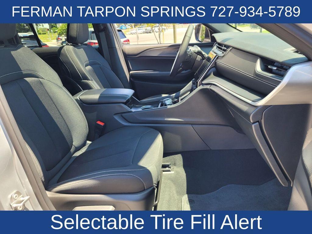 used 2025 Jeep Grand Cherokee car, priced at $37,099
