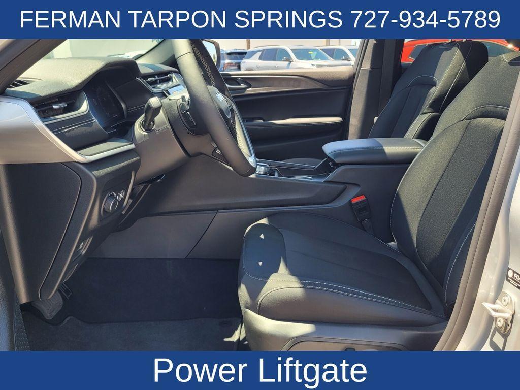 used 2025 Jeep Grand Cherokee car, priced at $37,099