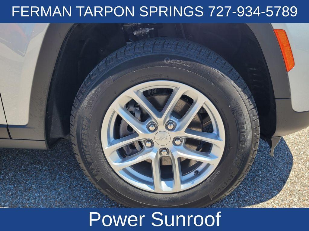used 2025 Jeep Grand Cherokee car, priced at $37,099