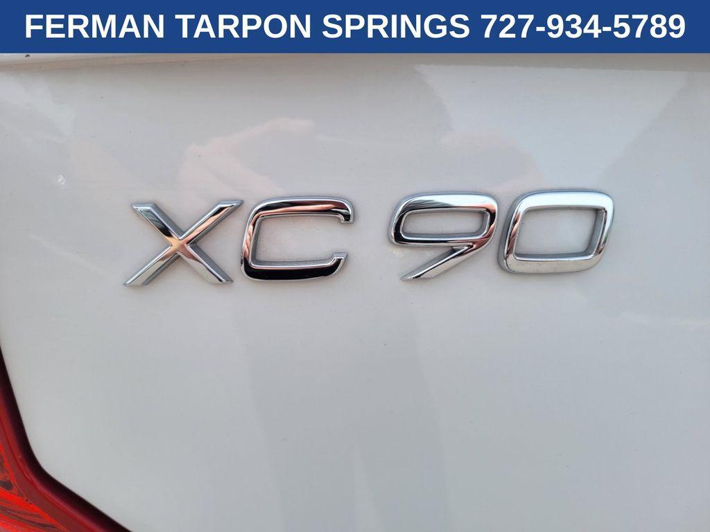 used 2022 Volvo XC90 Recharge Plug-In Hybrid car, priced at $41,900