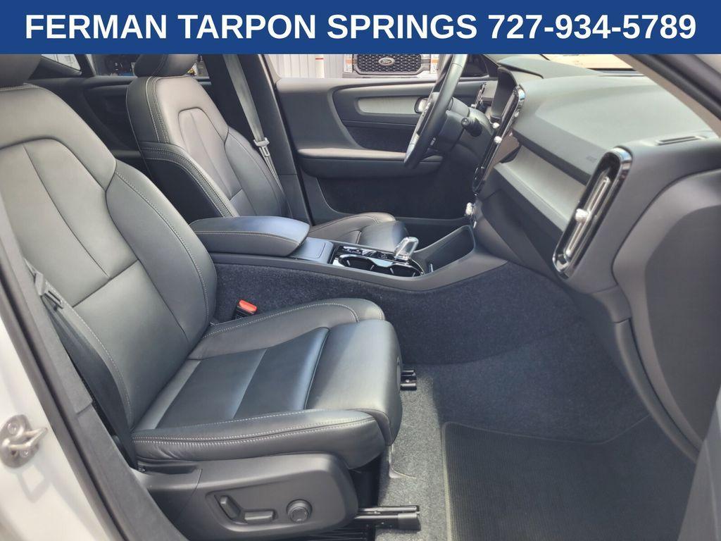 used 2025 Volvo XC40 car, priced at $36,400