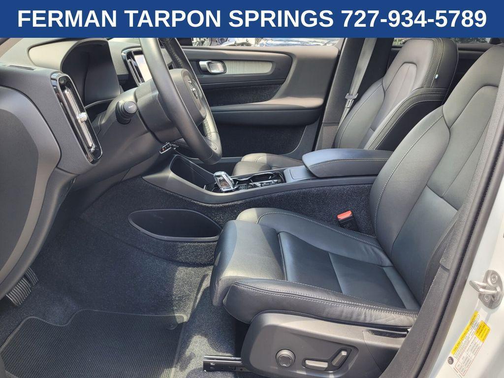 used 2025 Volvo XC40 car, priced at $36,400