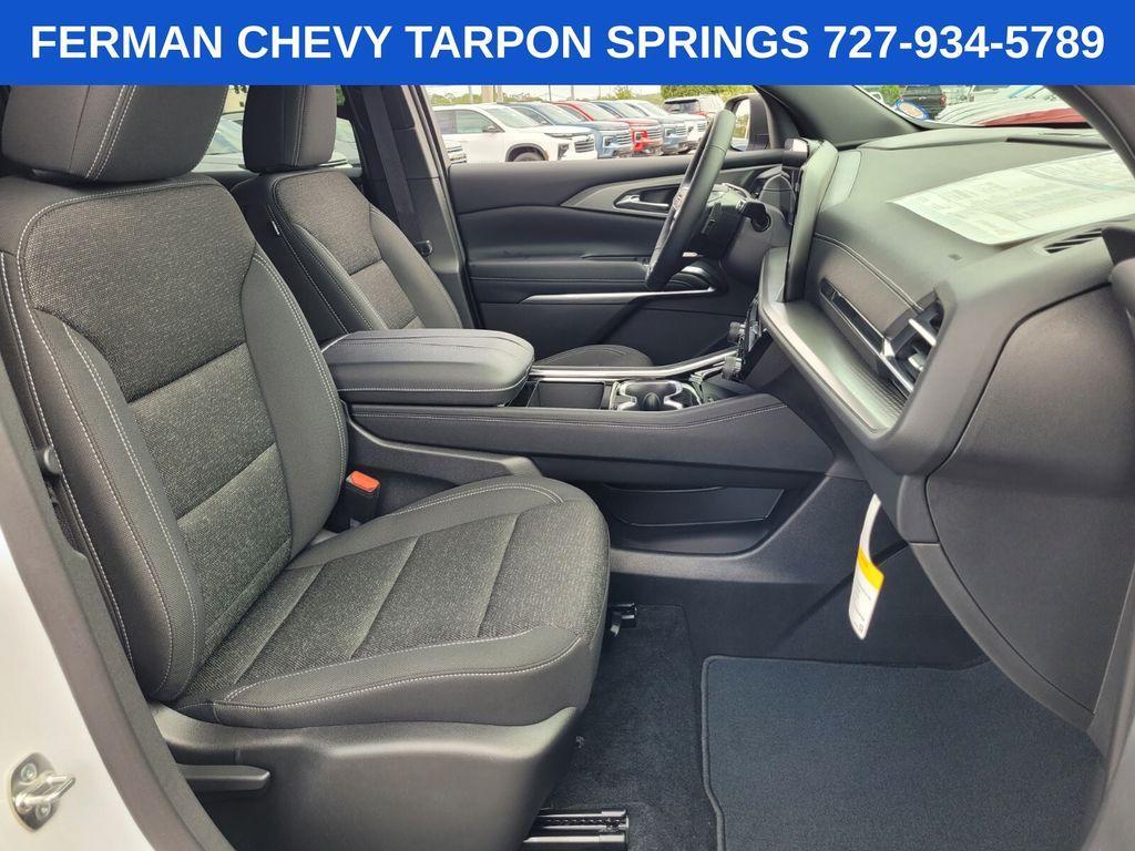 new 2025 Chevrolet Traverse car, priced at $39,895