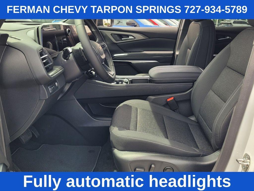 new 2025 Chevrolet Traverse car, priced at $39,895