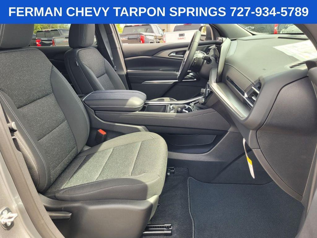 new 2025 Chevrolet Traverse car, priced at $39,895