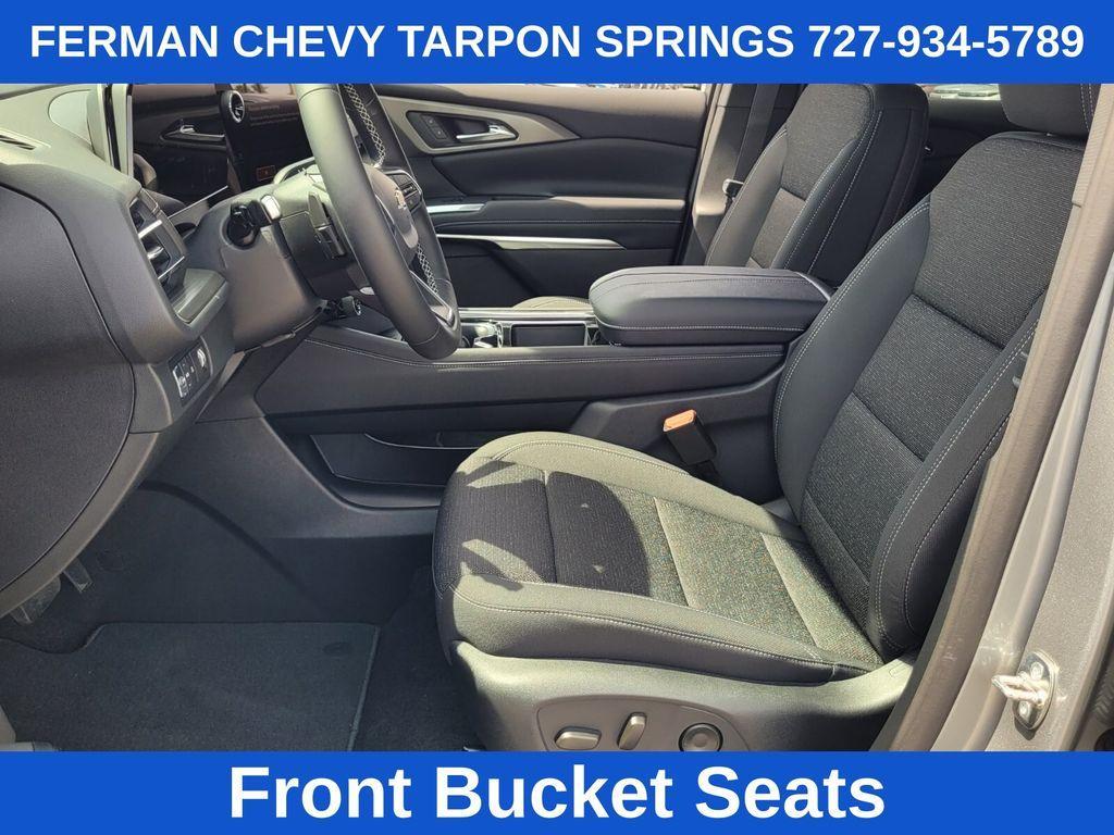 new 2025 Chevrolet Traverse car, priced at $39,895