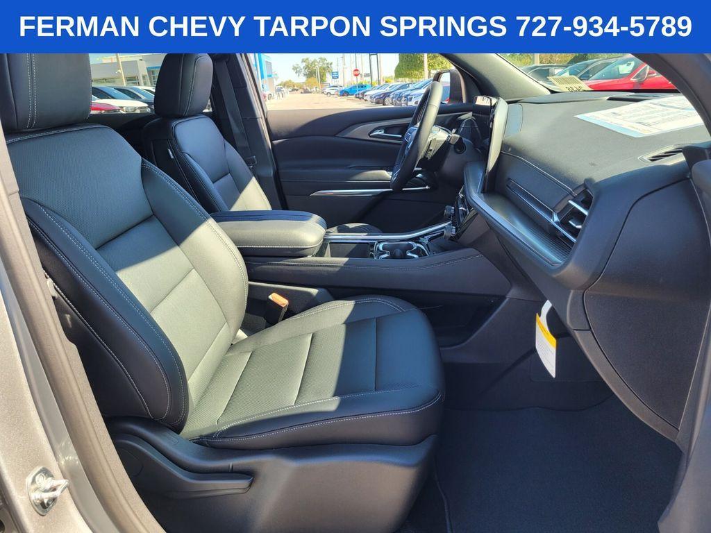new 2025 Chevrolet Traverse car, priced at $42,135