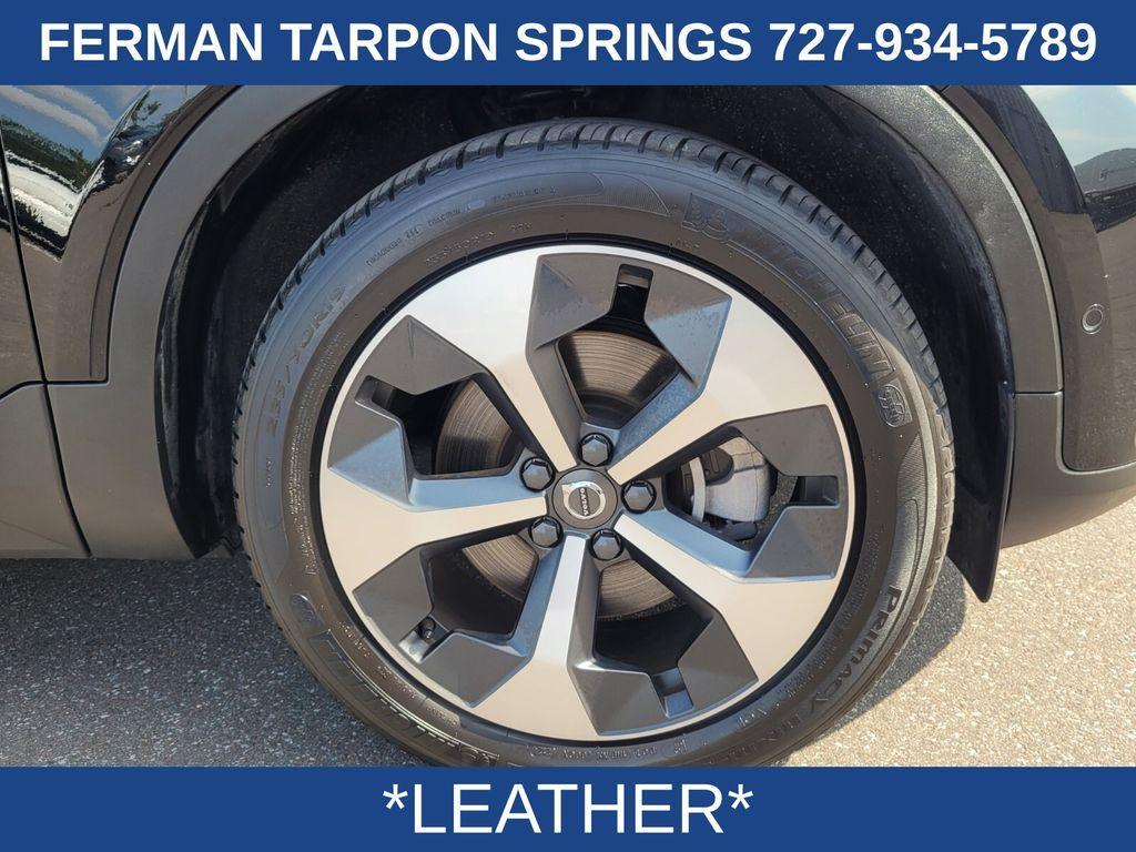 used 2025 Volvo XC40 car, priced at $43,300