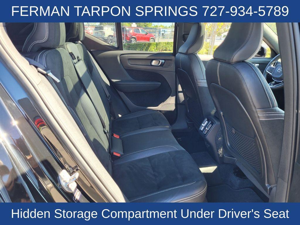 used 2019 Volvo XC40 car, priced at $21,977