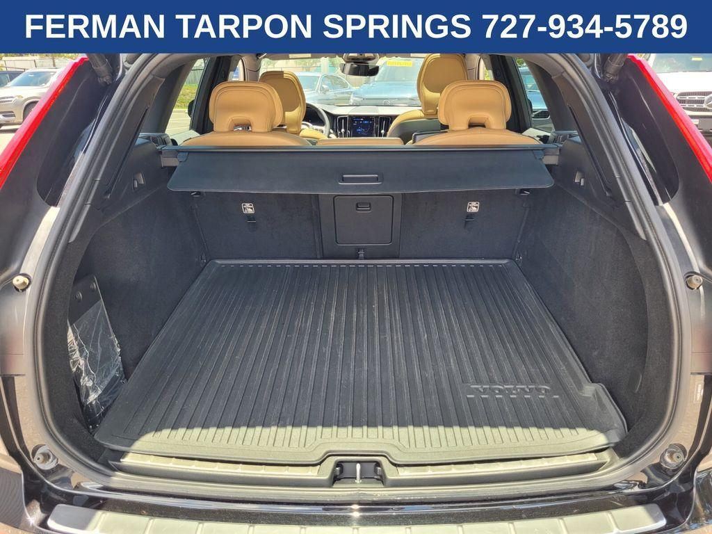 used 2022 Volvo XC60 car, priced at $34,600
