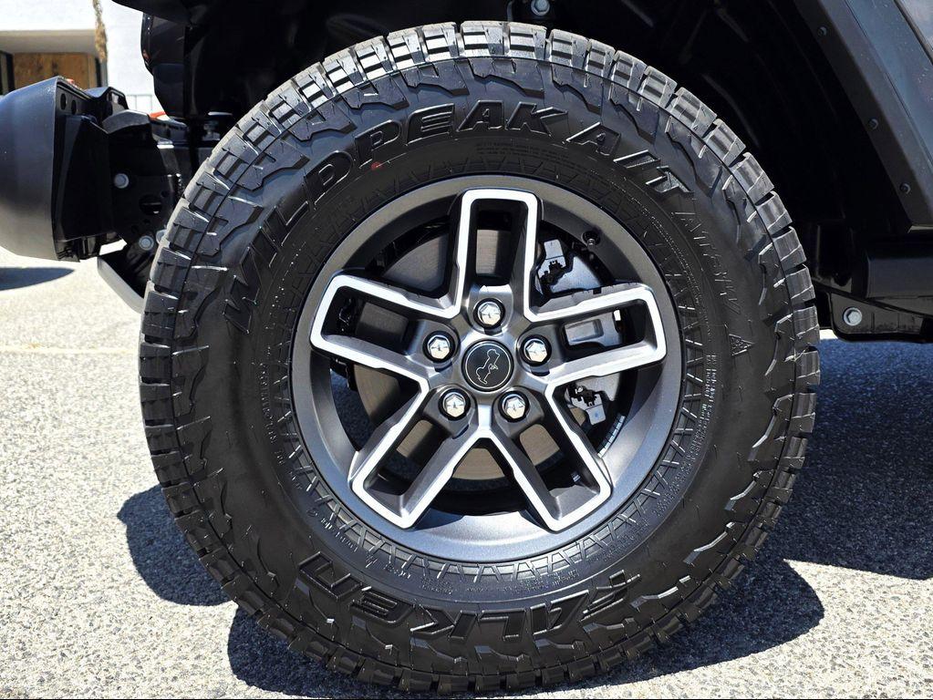 new 2025 Jeep Gladiator car, priced at $51,900