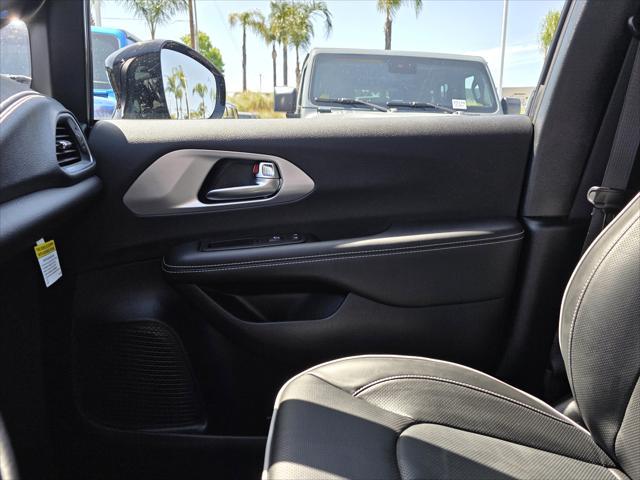 new 2025 Chrysler Pacifica Hybrid car, priced at $49,900