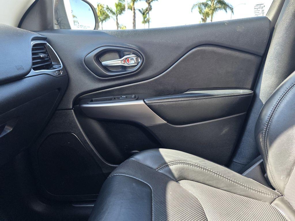 used 2019 Jeep Cherokee car, priced at $15,900