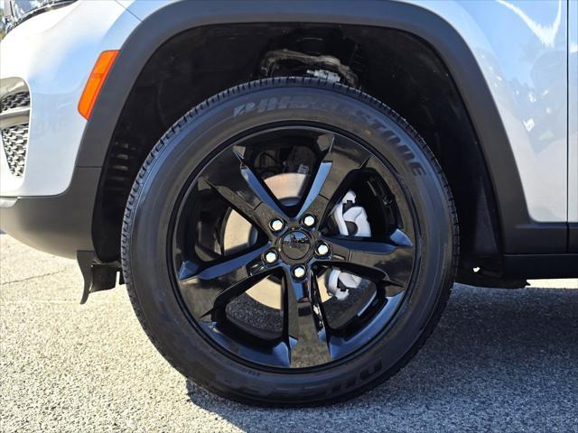 new 2025 Jeep Grand Cherokee car, priced at $42,700