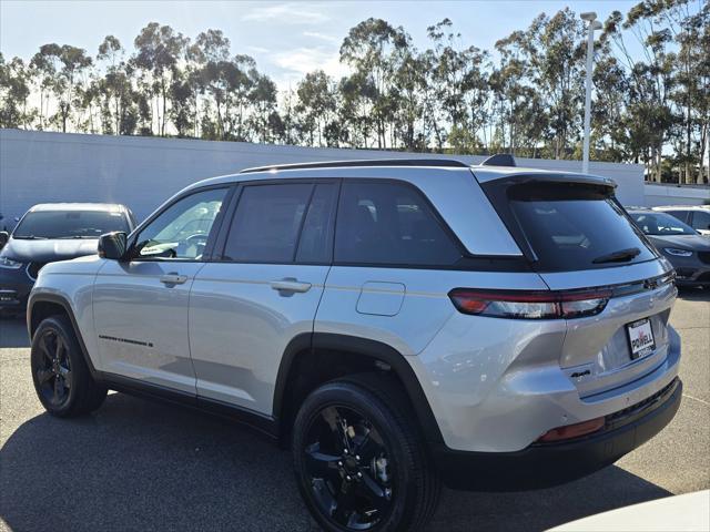 new 2025 Jeep Grand Cherokee car, priced at $42,700