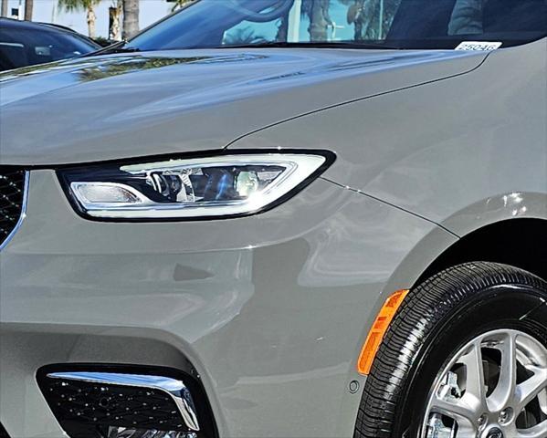 new 2025 Chrysler Pacifica car, priced at $39,900