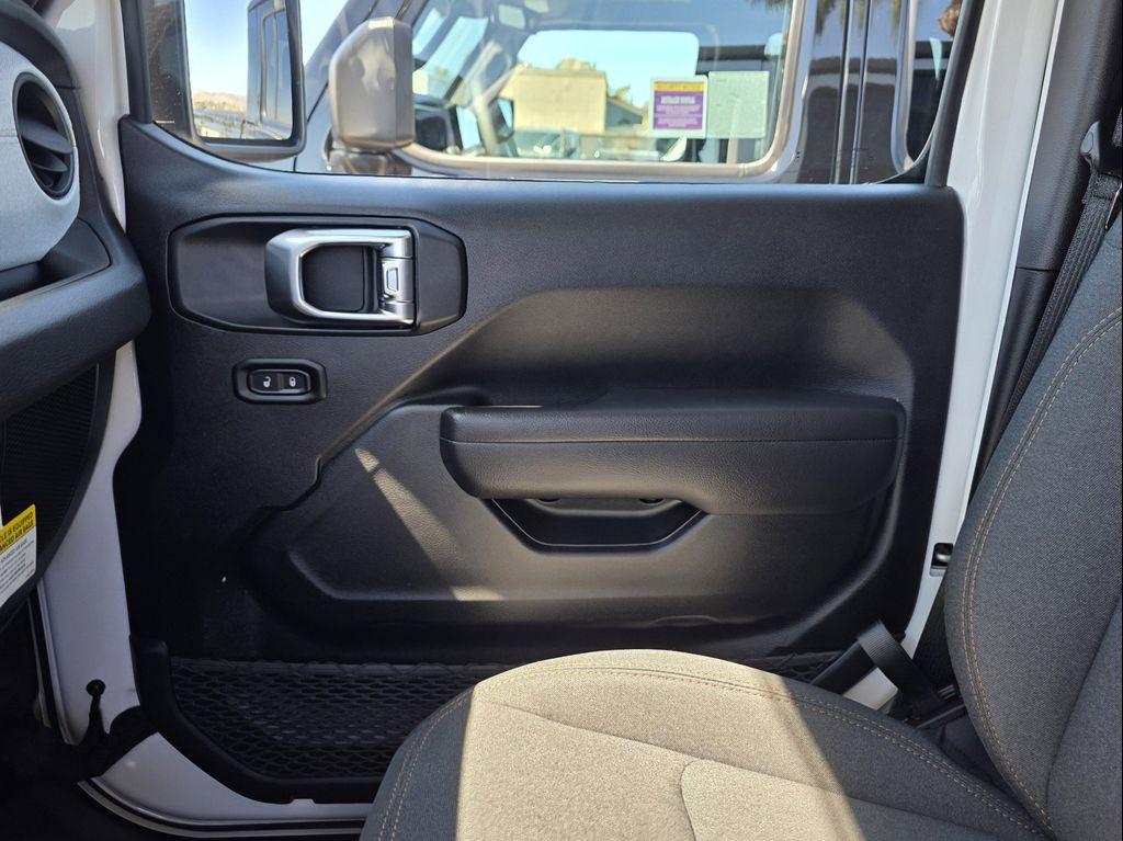 new 2025 Jeep Gladiator car, priced at $46,900