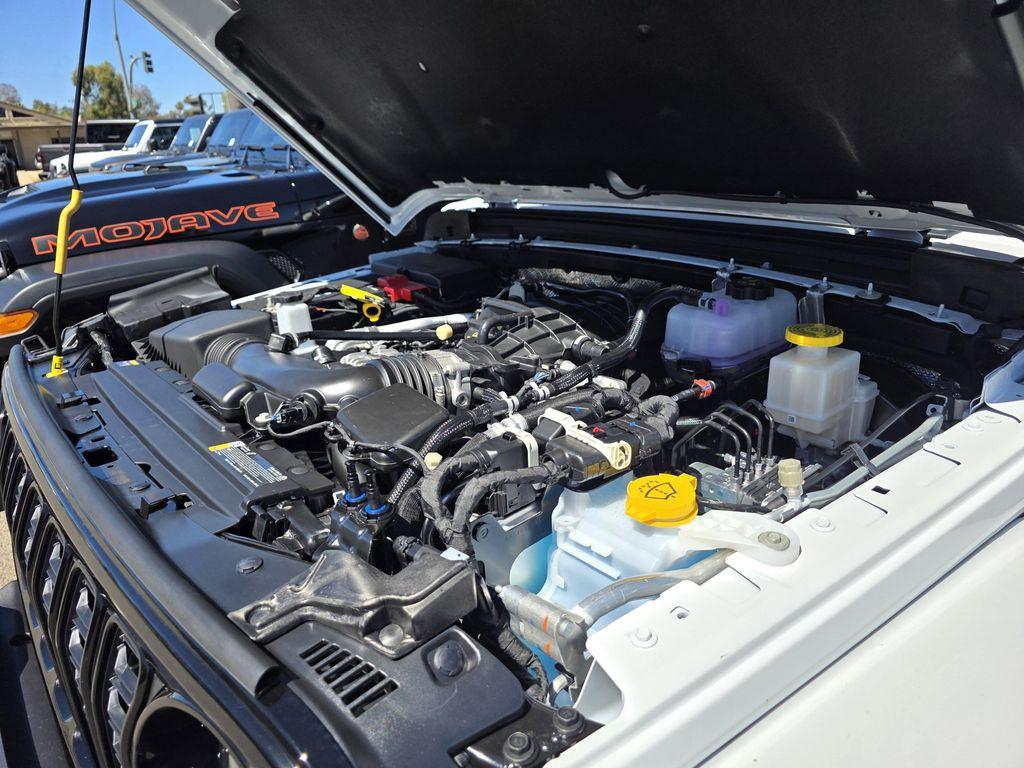 new 2025 Jeep Gladiator car, priced at $46,900