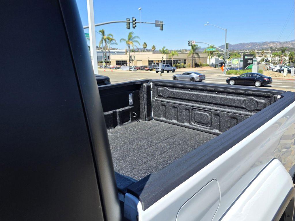 new 2025 Jeep Gladiator car, priced at $46,900