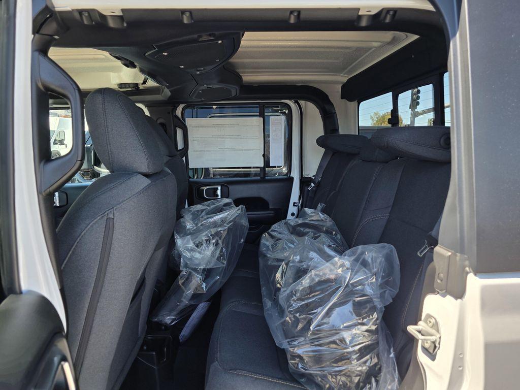 new 2025 Jeep Gladiator car, priced at $46,900