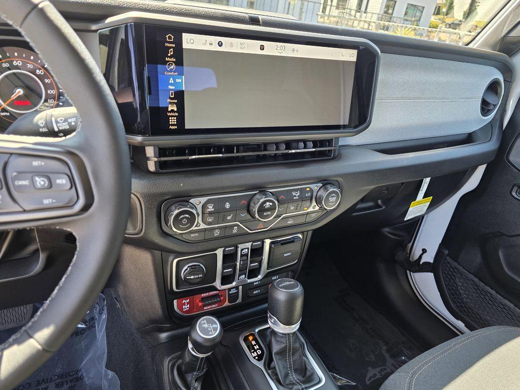 new 2025 Jeep Gladiator car, priced at $46,900