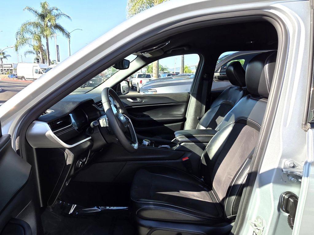 used 2024 Jeep Grand Cherokee L car, priced at $33,900