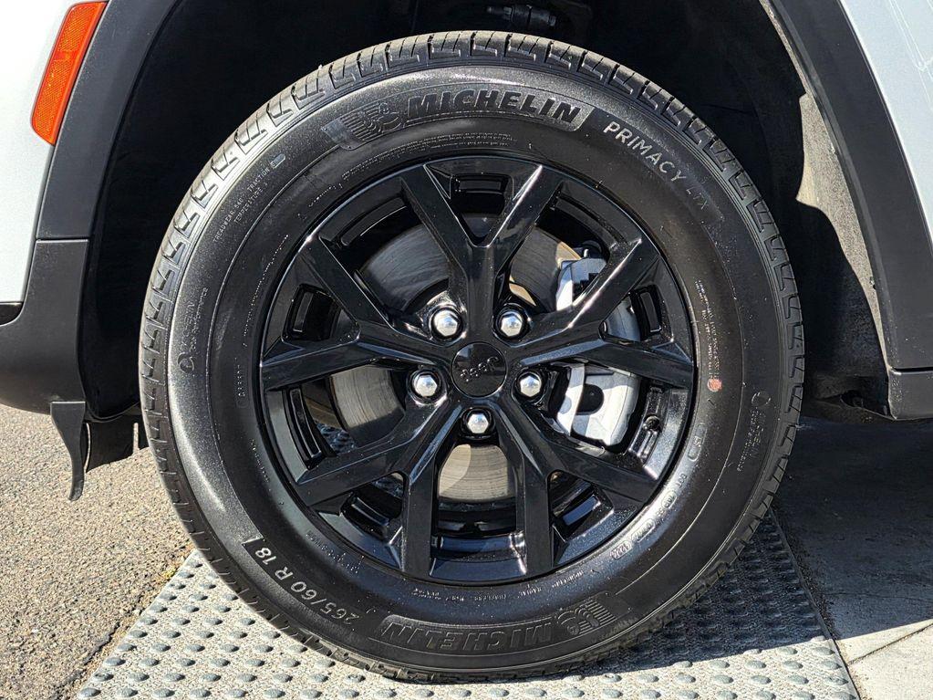 used 2024 Jeep Grand Cherokee L car, priced at $33,900