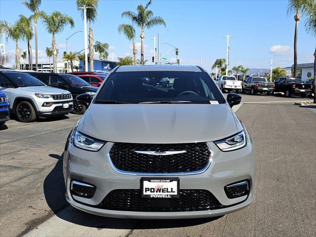 new 2025 Chrysler Pacifica Hybrid car, priced at $38,500