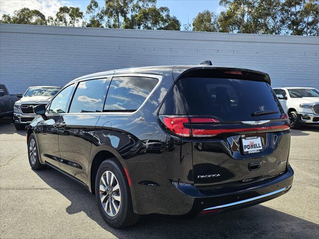 new 2025 Chrysler Pacifica Hybrid car, priced at $37,900