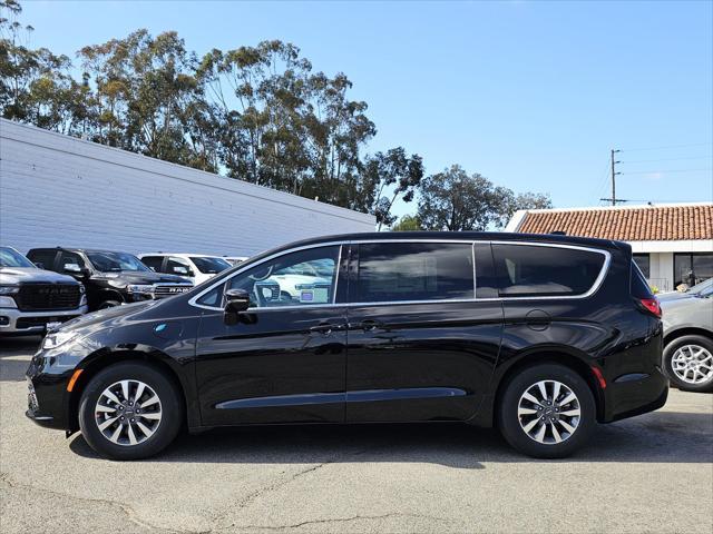 new 2025 Chrysler Pacifica Hybrid car, priced at $37,900