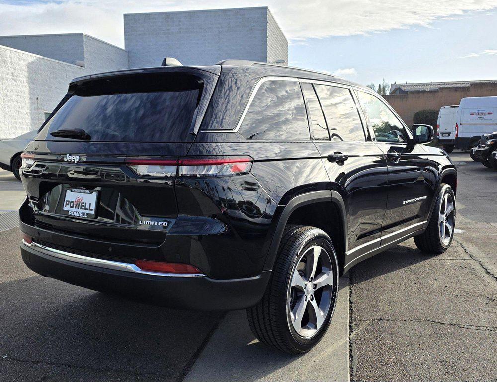 new 2025 Jeep Grand Cherokee car, priced at $47,800